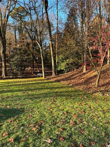 5274 Powers Ferry NW Road, Sandy Springs, GA 30327