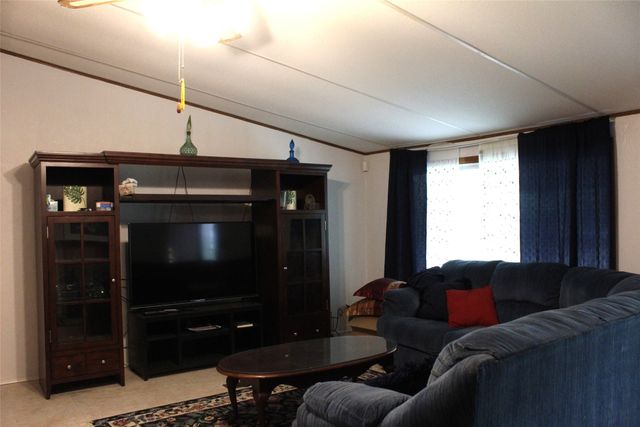 107 Shoreline Drive, Mabank, TX 75156