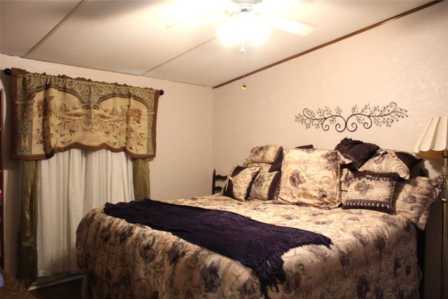 107 Shoreline Drive, Mabank, TX 75156