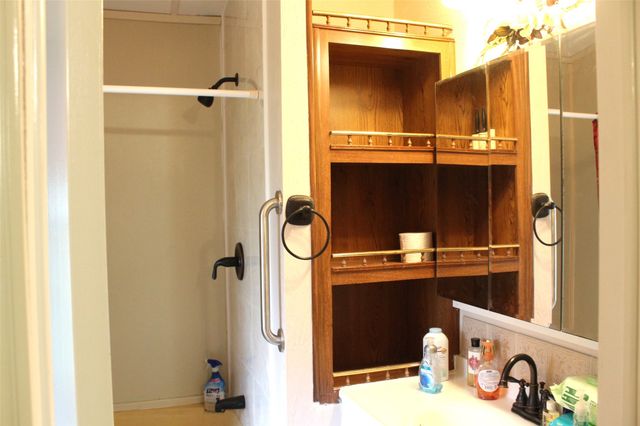 107 Shoreline Drive, Mabank, TX 75156