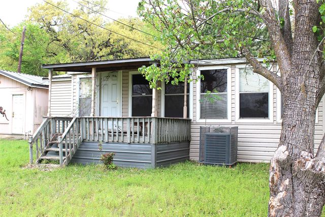 107 Shoreline Drive, Mabank, TX 75156