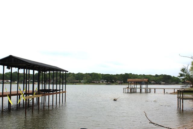 107 Shoreline Drive, Mabank, TX 75156