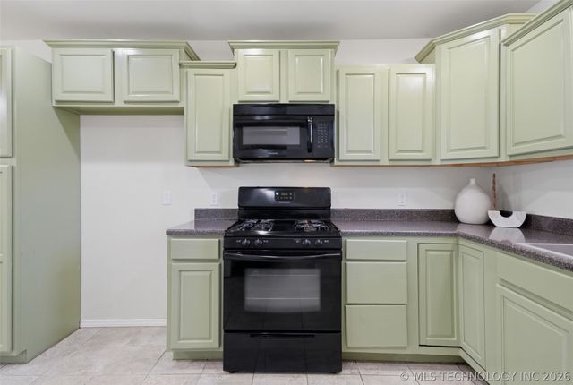 1005 W 23rd Street, Claremore, OK 74017
