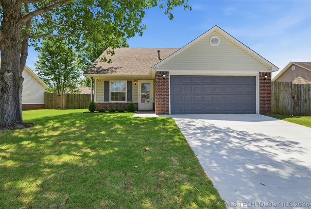 1005 W 23rd Street, Claremore, OK 74017
