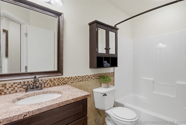 1005 W 23rd Street, Claremore, OK 74017