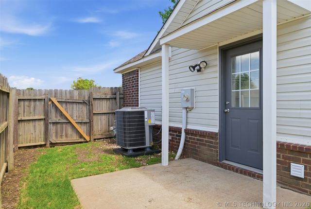 1005 W 23rd Street, Claremore, OK 74017