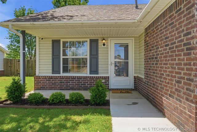 1005 W 23rd Street, Claremore, OK 74017
