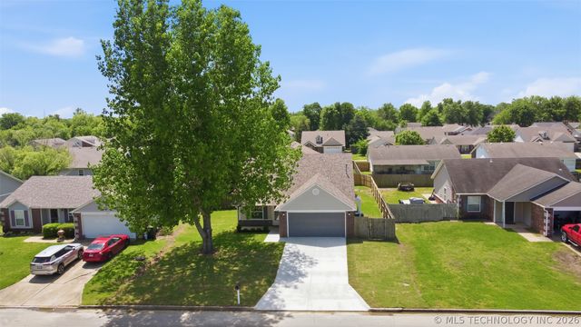 1005 W 23rd Street, Claremore, OK 74017