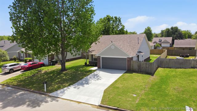 1005 W 23rd Street, Claremore, OK 74017