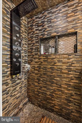 204 GARNET LN, Bala Cynwyd, PA 19004