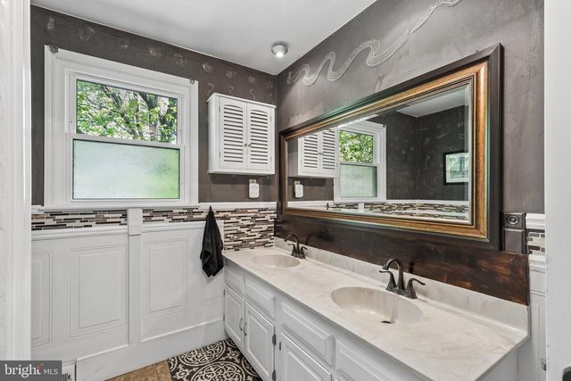 204 GARNET LN, Bala Cynwyd, PA 19004