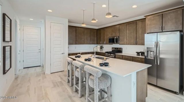 10136 E ULYSSES Avenue, Mesa, AZ 85212