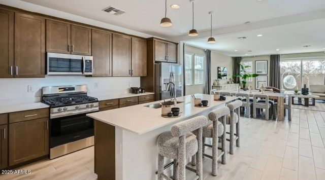 10136 E ULYSSES Avenue, Mesa, AZ 85212