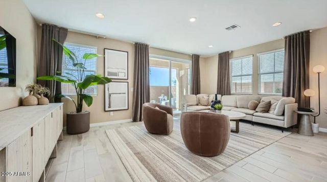 10136 E ULYSSES Avenue, Mesa, AZ 85212