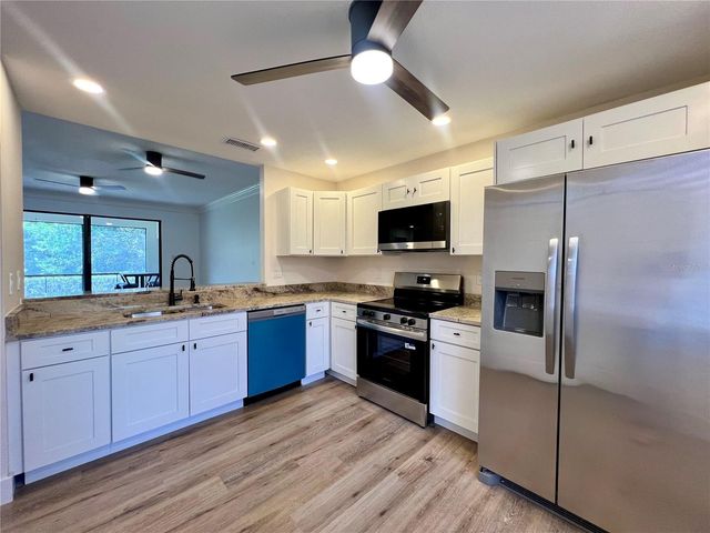 3014 RED OAK COURT 102, Palm Harbor, FL 34684