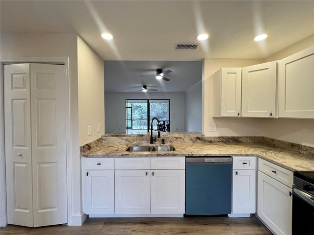 3014 RED OAK COURT 102, Palm Harbor, FL 34684