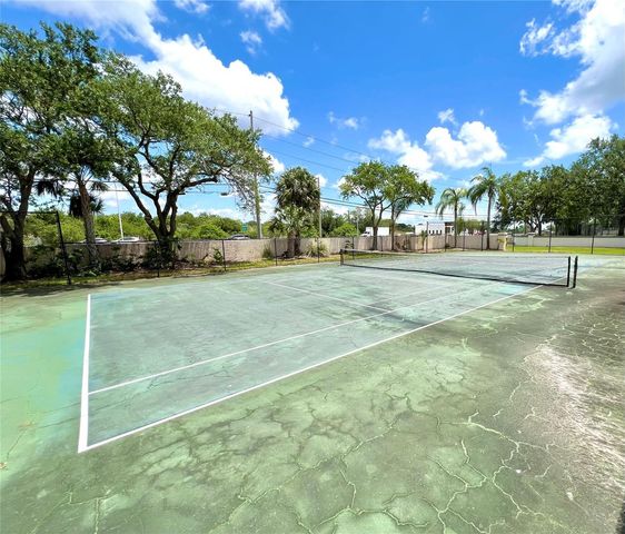 3014 RED OAK COURT 102, Palm Harbor, FL 34684