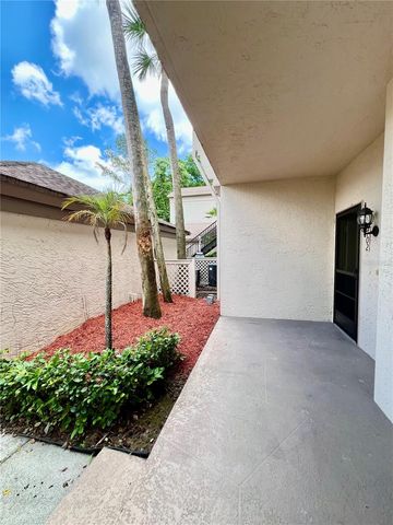 3014 RED OAK COURT 102, Palm Harbor, FL 34684