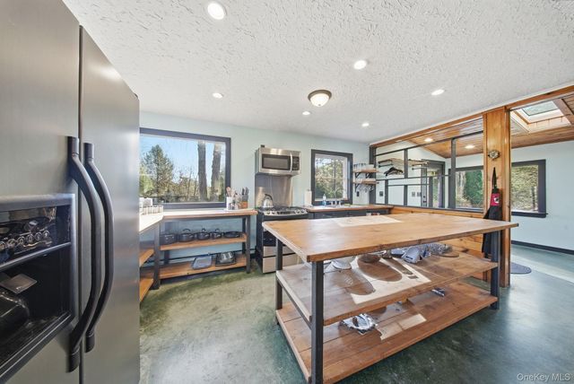 136 Yulan Barryville Road, Barryville, NY 12719