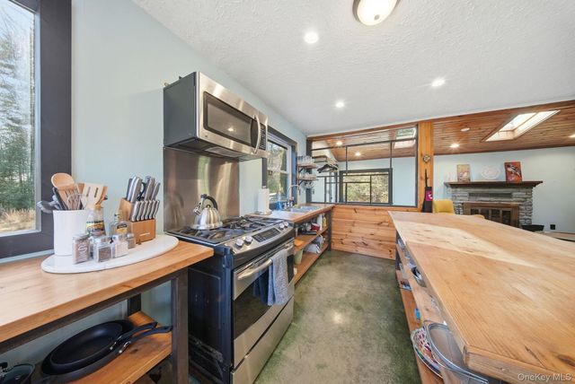 136 Yulan Barryville Road, Barryville, NY 12719