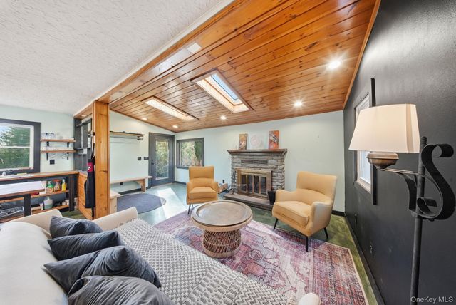 136 Yulan Barryville Road, Barryville, NY 12719