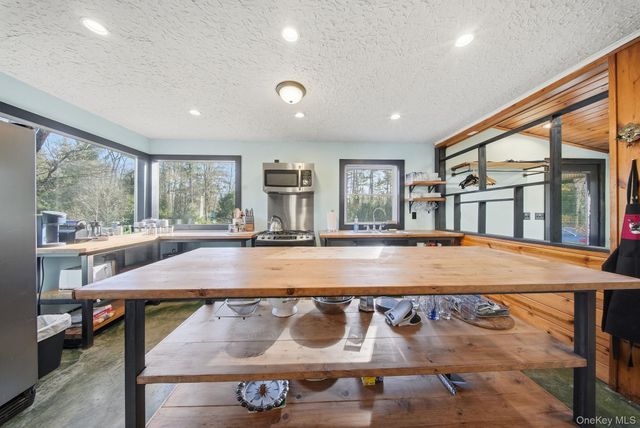 136 Yulan Barryville Road, Barryville, NY 12719