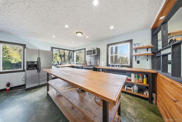 136 Yulan Barryville Road, Barryville, NY 12719