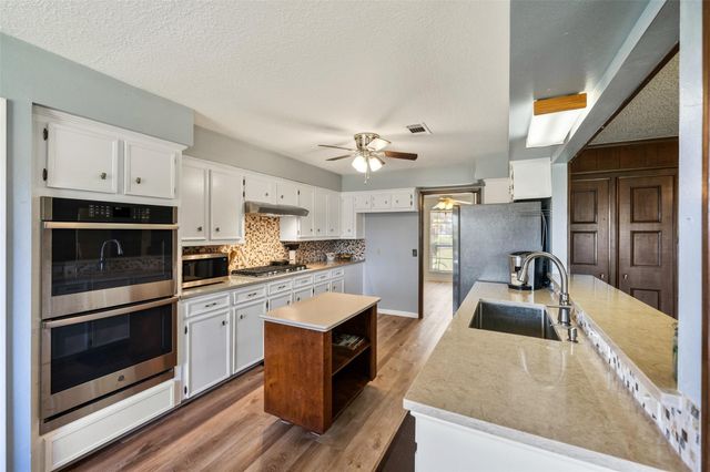 515 Northwood Drive, Conroe, TX 77303