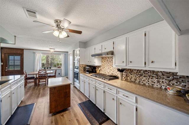 515 Northwood Drive, Conroe, TX 77303