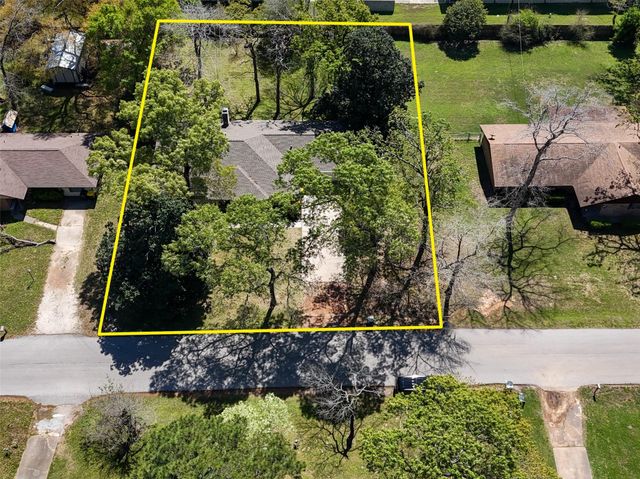 515 Northwood Drive, Conroe, TX 77303