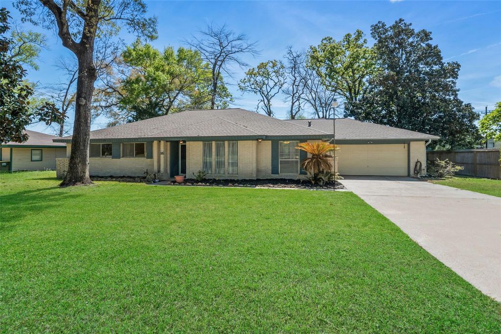 515 Northwood Drive, Conroe, TX 77303