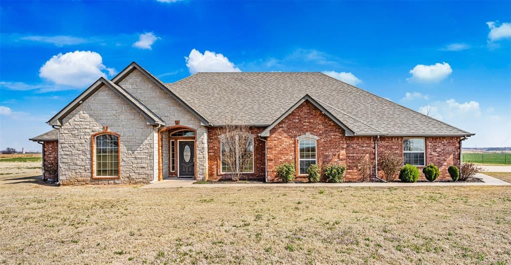 Image 1 of property listing at 1883 County Street 2895, Amber, OK 73004
