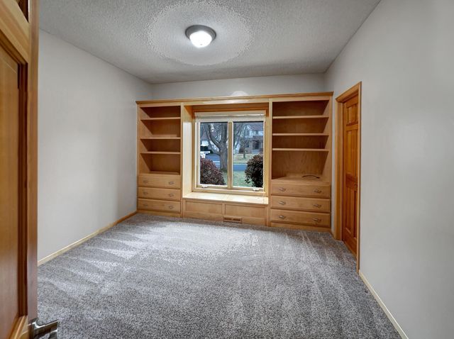 13113 Quail Creek Drive NE, Blaine, MN 55449