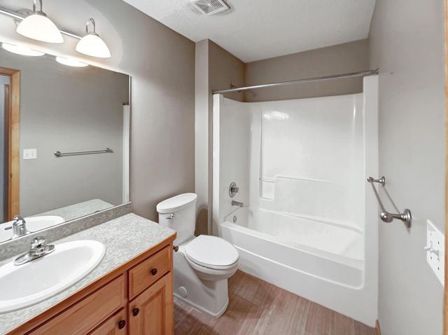 13113 Quail Creek Drive NE, Blaine, MN 55449