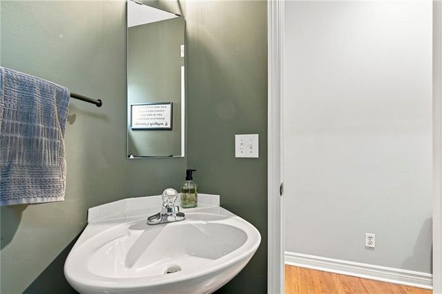 8625 N Dawn Avenue, Kansas City, MO 64154