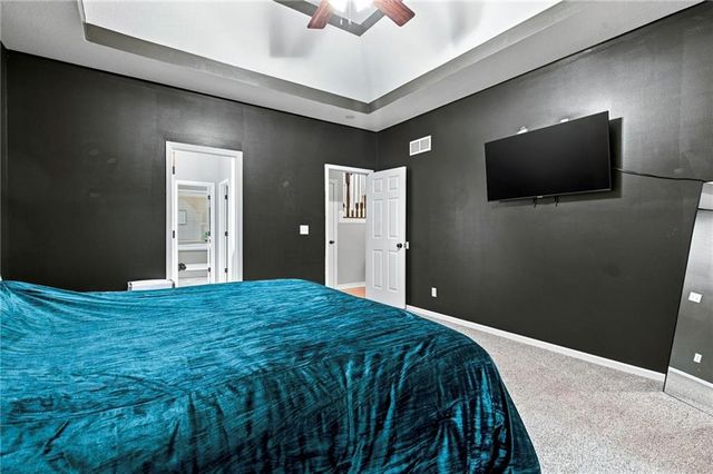 8625 N Dawn Avenue, Kansas City, MO 64154