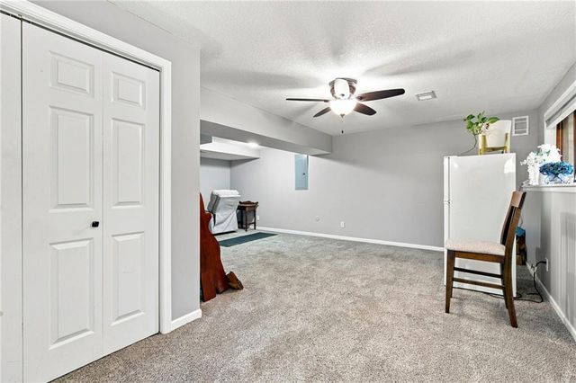 8625 N Dawn Avenue, Kansas City, MO 64154
