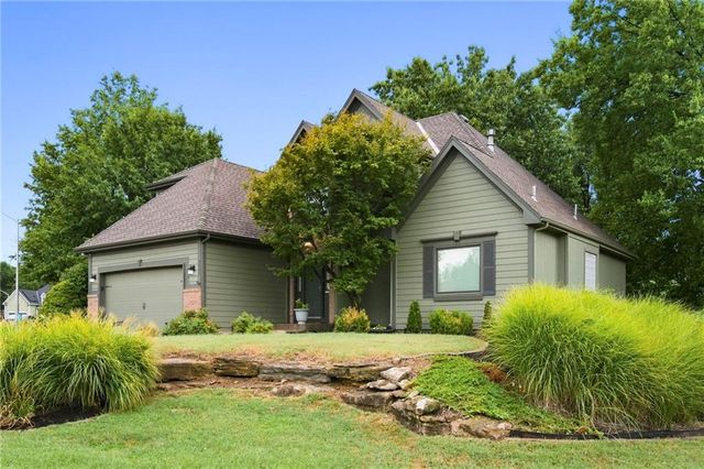 8625 N Dawn Avenue, Kansas City, MO 64154