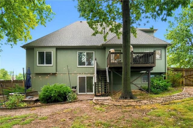 8625 N Dawn Avenue, Kansas City, MO 64154