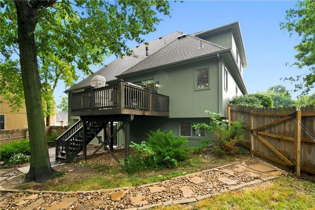 8625 N Dawn Avenue, Kansas City, MO 64154