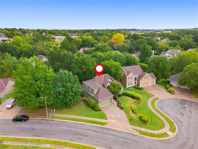 8625 N Dawn Avenue, Kansas City, MO 64154