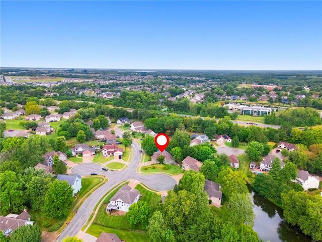 8625 N Dawn Avenue, Kansas City, MO 64154