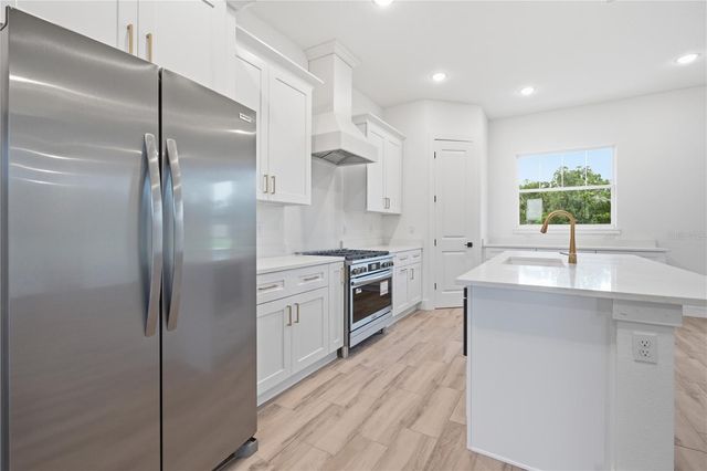 8730 NW 17TH CIRCLE, Ocala, FL 34475