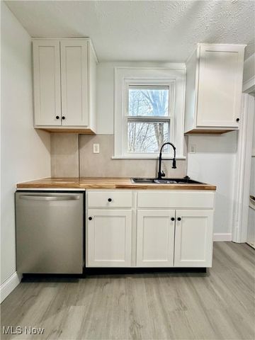 2010 18th Street NE, Canton, OH 44705