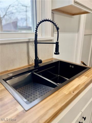 2010 18th Street NE, Canton, OH 44705