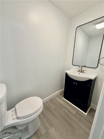 2010 18th Street NE, Canton, OH 44705