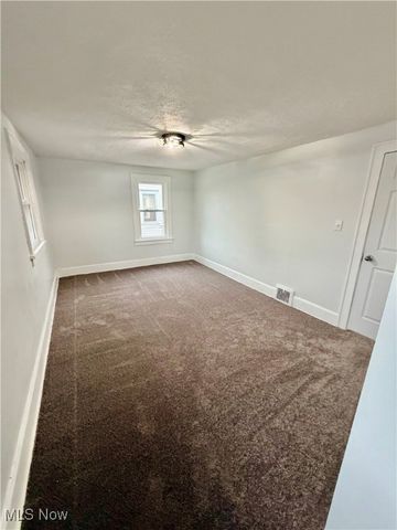 2010 18th Street NE, Canton, OH 44705