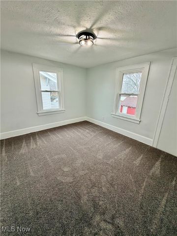 2010 18th Street NE, Canton, OH 44705