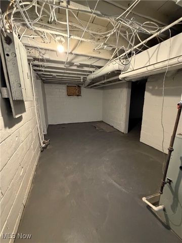 2010 18th Street NE, Canton, OH 44705