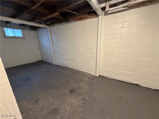 2010 18th Street NE, Canton, OH 44705